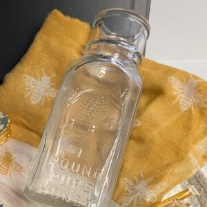 Vintage Honey Acres bottle